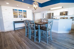 Dining - Newly Renovated Ocean View 2 Bdrm Condo 20th Floor (Myrtle Beach)
