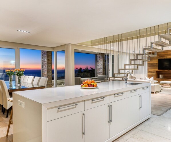 วิลล่า, 5 ห้องนอน, ระเบียง, วิวทะเล | ภายใน