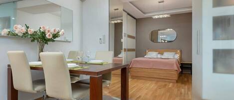 1 soverom, strykejern/-brett, wi-fi og sengetøy