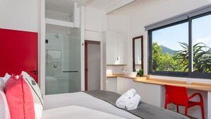 House, 5 Bedrooms, Accessible, Fireplace - The Greenacres A Captivating 5-bedroom Retreat in Hout Bay (Cape Town)