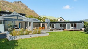 House, 5 Bedrooms, Accessible, Fireplace | Garden - The Greenacres A Captivating 5-bedroom Retreat in Hout Bay (Cape Town)