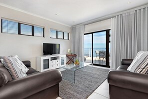 Villa, 6 Bedrooms, Balcony, Ocean View | Living area - Ingleside House, Cap Bay (Cape Town)