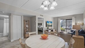 Dining - Beachfront Resort Condo • Ground Level • Easy Walk to Sand & Pools (St. Augustine)