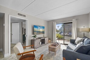 Smart-tv, bøger, kontorer