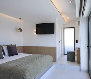 Superior Room | In-room safe, soundproofing, iron/ironing board, free WiFi - Twinn Downtown Piraeus (Piraeus)
