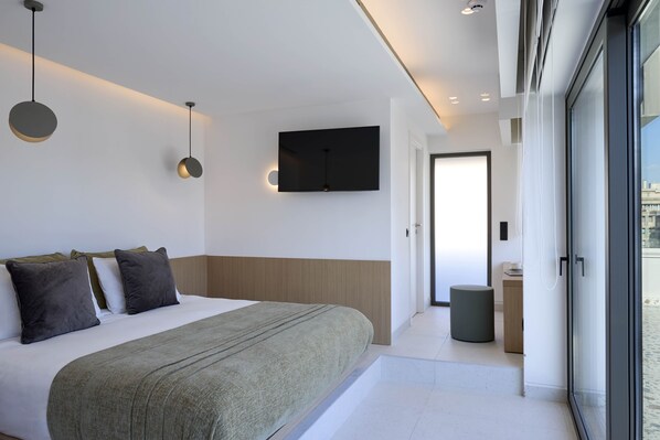 1 bedroom, in-room safe, soundproofing, free WiFi
