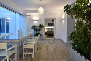 Dining - Nisides Villas Naoussa (Naousa)