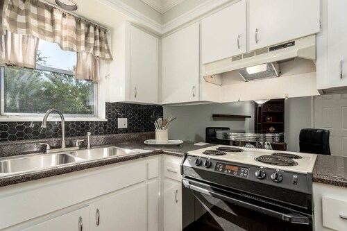 Secluded Pleasant Valley Hideout