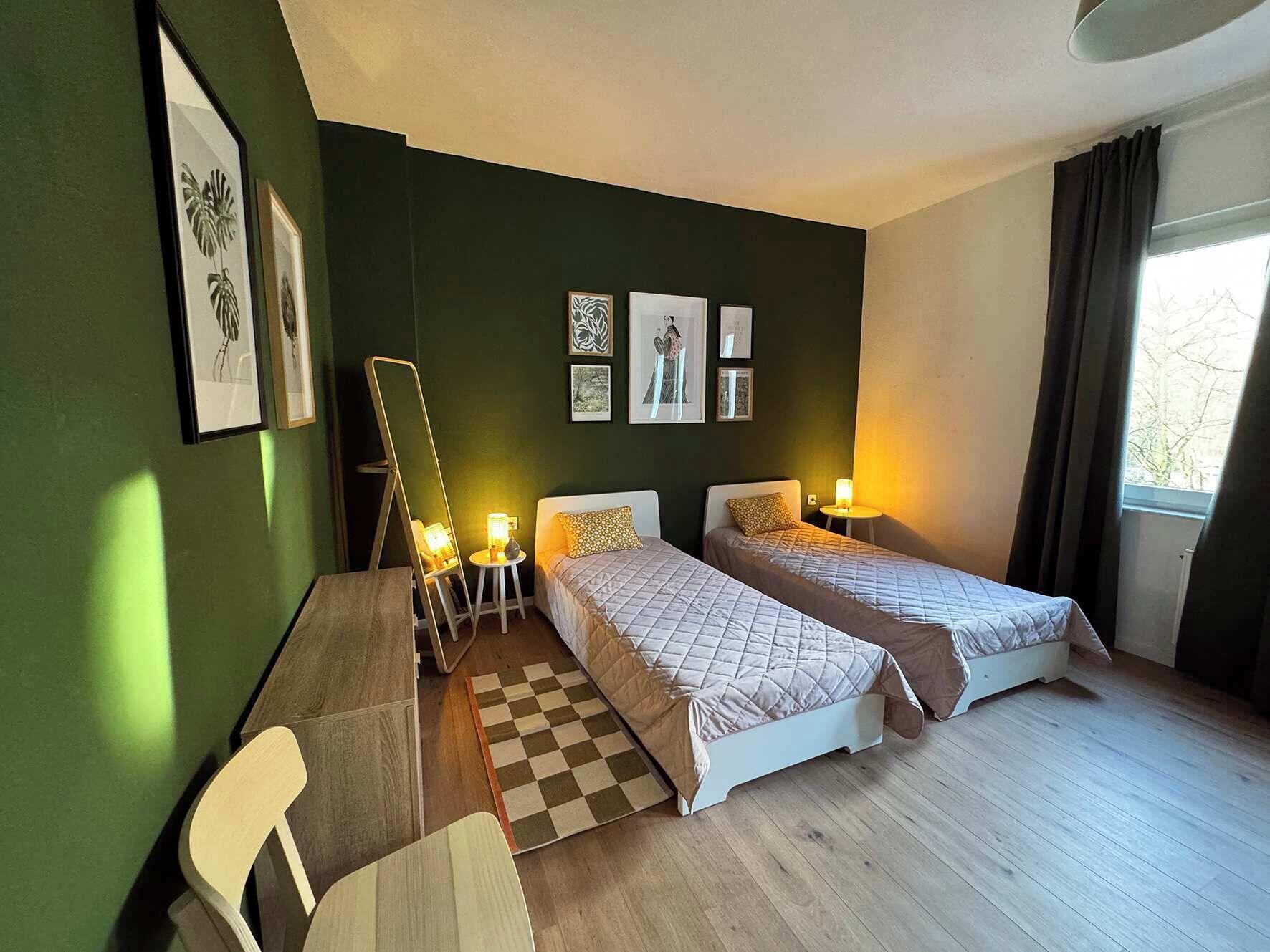 3 Schlafzimmer, Zimmersafe, Schreibtisch, Bügeleisen/Bügelbrett