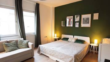 3 bedrooms, in-room safe, desk, iron/ironing board