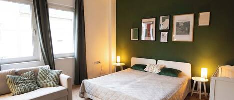 3 slaapkamers, een kluis op de kamer, een bureau