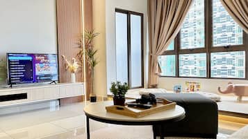 Classic Apartment, 1 Bedroom, City View, Tower | Living area