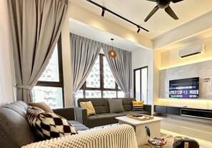 Klassiek appartement, 1 slaapkamer, niet-roken, uitzicht op stad | Woonruimte | Een smart-tv, een videogameconsole, Netflix en streamingdiensten