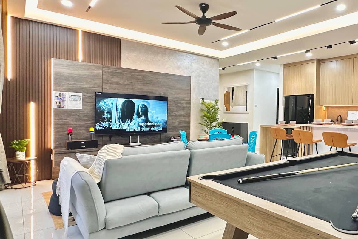Appartamento Luxury, 4 camere da letto, accessibile ai disabili, vista mare | Soggiorno | Smart TV, console per videogiochi, Netflix, servizi in streaming