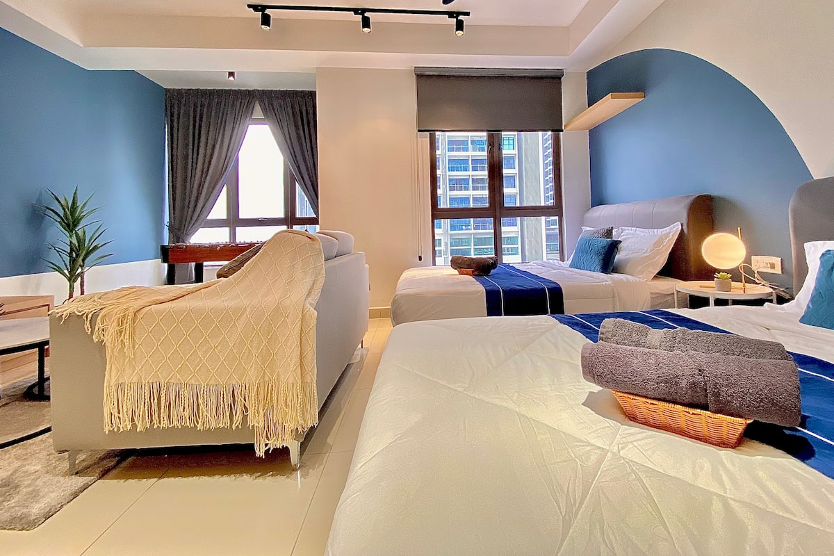 Monolocale comfort, 2 letti queen, non fumatori, vista città | 2 camere, con stile personalizzato, con arredamento individuale