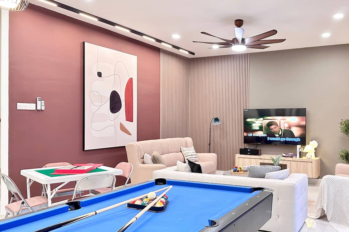 Appartamento Luxury, 4 camere da letto, accessibile ai disabili, vista città | Area soggiorno | Smart TV, console per videogiochi, Netflix, servizi in streaming