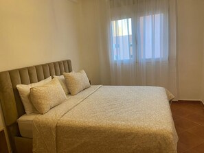 2 bedrooms, iron/ironing board, WiFi, bed sheets