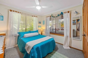 2 bedrooms, iron/ironing board, bed sheets