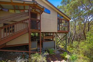 Exterior - Sandalwood - Two-bedroom holiday house surrounded by peaceful bushland (Dunbogan)