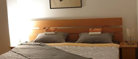 2 soverom, strykejern/-brett, wi-fi og sengetøy