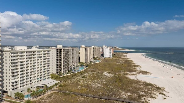 On the beach - Beachfront Views Indoor Pool Tidewater sleeps 6! (Orange Beach)