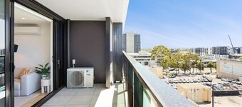 Brand New Box Hill Central Executive w/ pool+gym