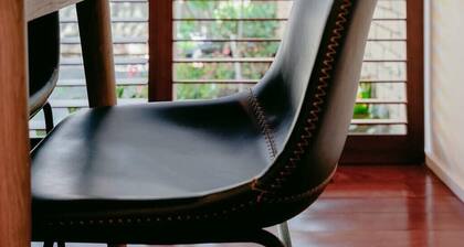 Bright & Lovely @ Balwyn Townhouse w/ parking, BBQ