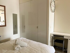 1 soverom, strykejern/-brett, wi-fi og sengetøy