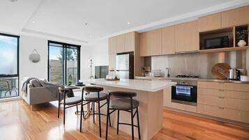 Fridge, microwave, oven, stovetop