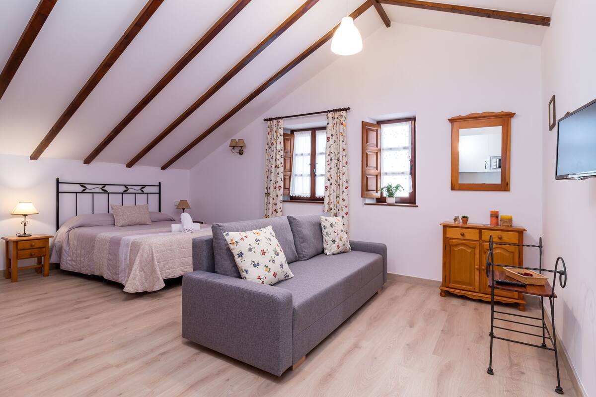 Free WiFi, individually furnished, bed sheets