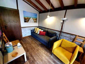 Basic Bungalow | Living area