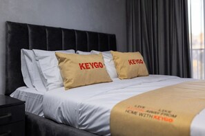 1 bedroom, desk, iron/ironing board, WiFi