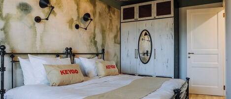 2 Schlafzimmer, Schreibtisch, Bügeleisen/Bügelbrett, WLAN