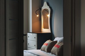 2 Schlafzimmer, Schreibtisch, Bügeleisen/Bügelbrett, WLAN