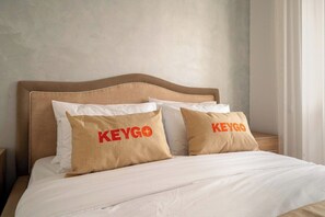 2 Schlafzimmer, Schreibtisch, Bügeleisen/Bügelbrett, WLAN