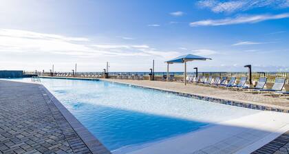 1BR Beachfront Beauty!