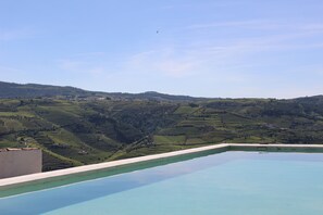 Outdoor pool - No Coração do Douro, Entre o Pinhão e Favaios, um Espaço de paz e Serenidade (Favaios)