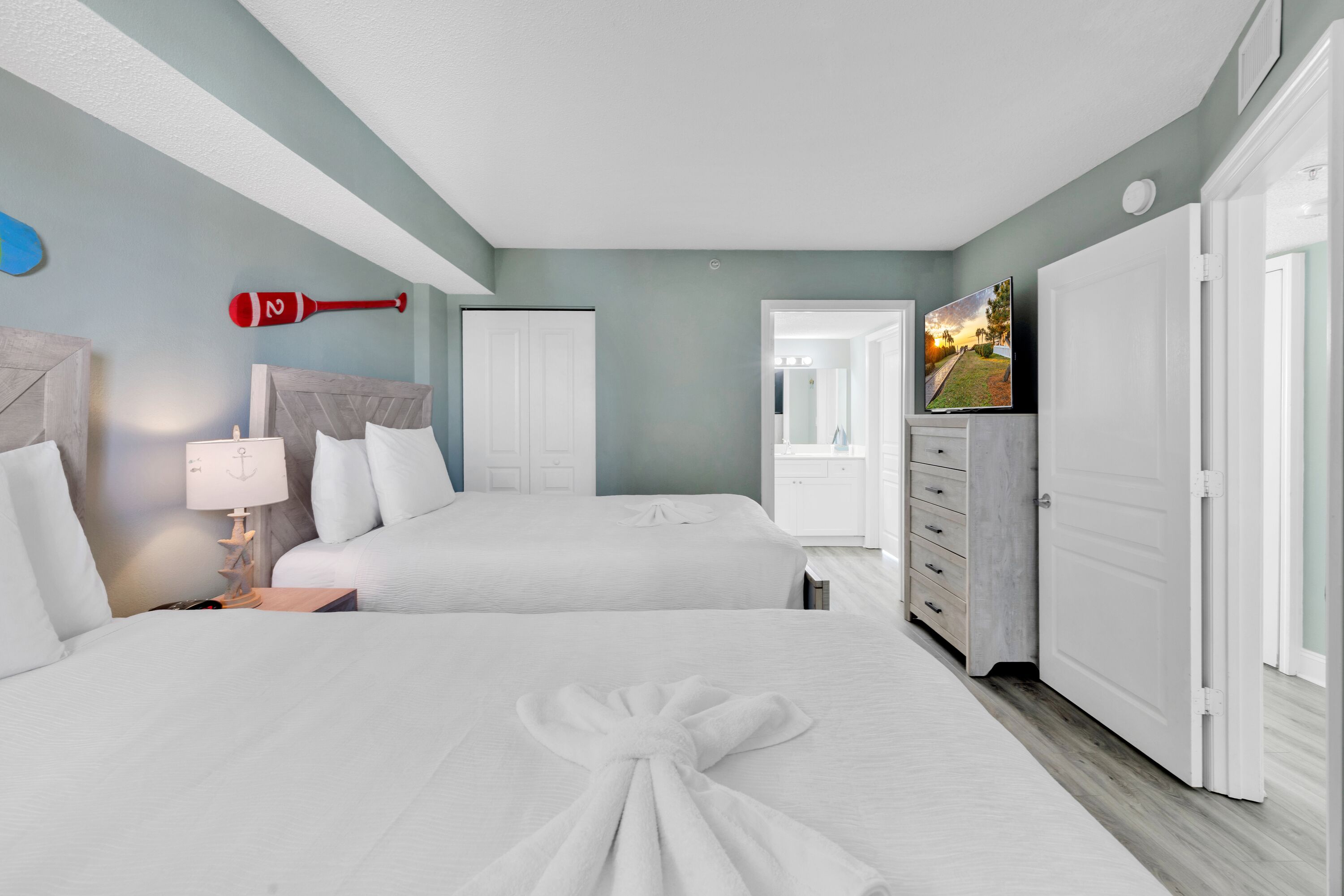 Signature Condo, 3 Bedrooms, Balcony, Ocean View | 3 bedrooms, individually decorated, individually furnished