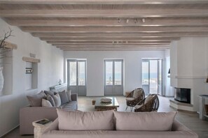 Flat-screen TV - Nisides Villas Kostos (Kostos)