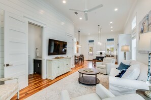 Smart-TV og stereoanlegg