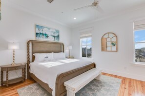 2 slaapkamers, een strijkplank/strijkijzer, gratis wifi, beddengoed