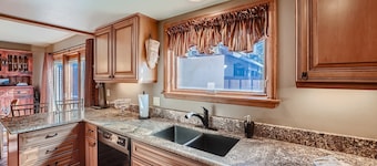 16 Riverbend 3 Bedroom Townhouse by RedAwning