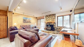 Condo, 1 Bedroom | Living area | Smart TV