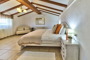 3 dormitorios, escritorio, tabla de planchar con plancha y wifi gratis