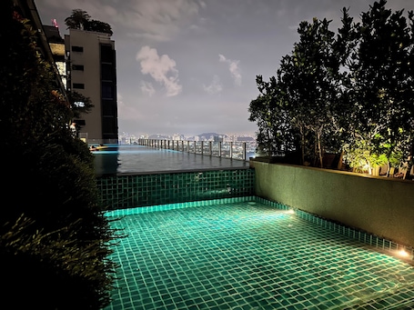 2 outdoor pools, open 7:00 AM to 10:00 PM, sun loungers