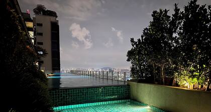 Premium Retreat Suite Icon City