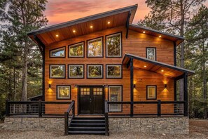 Exterior - Luxury Modern Cabin *Golf* Playground * 2 Master Suites* (Broken Bow)