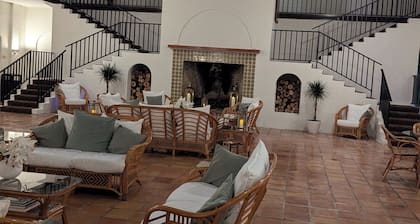 Marina Fish- Boat and Relax in this Paradise newly remodeled in Naples, Florida!