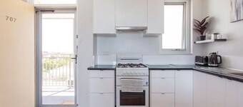 Freo Central Apartment with views