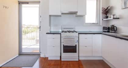 Freo Central Apartment with views